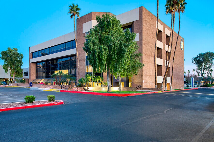 More Photos Of 2122 E highland Ave, Phoenix Medical For Lease