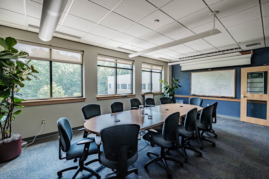 More Photos Of 41 Hutchins Dr, Portland Office For Lease