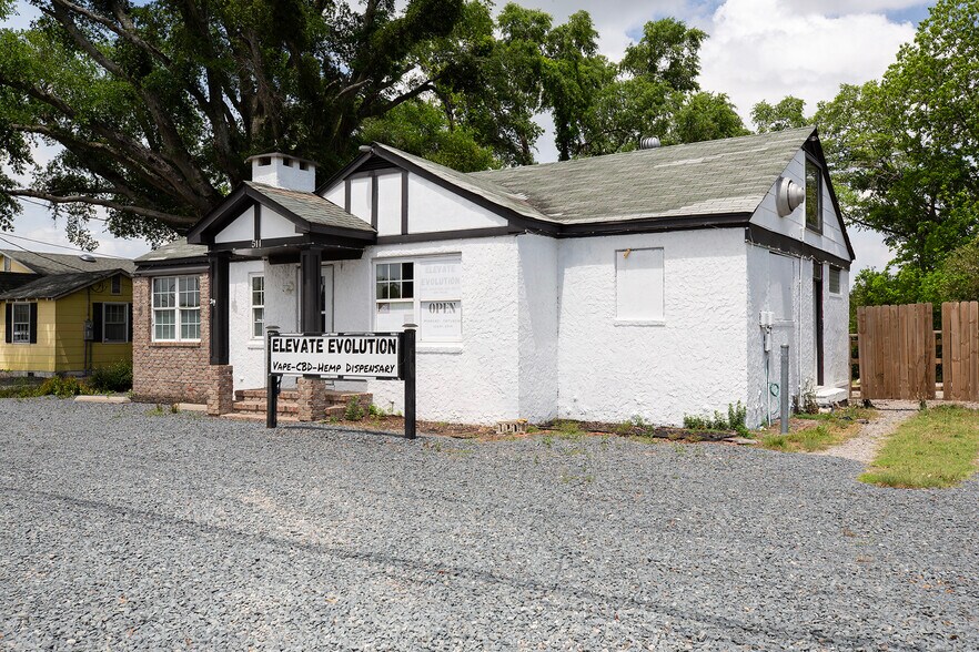 More Photos Of 511 Shipyard Blvd, Wilmington Office For Sale