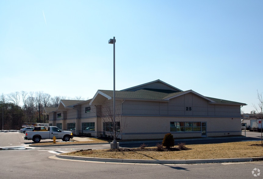 More Photos Of 23 Henry Ford Cir, Waldorf Flex For Sale