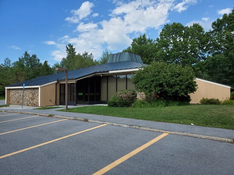 More Photos Of 90 Center Rd, Essex Junction Unknown For Lease