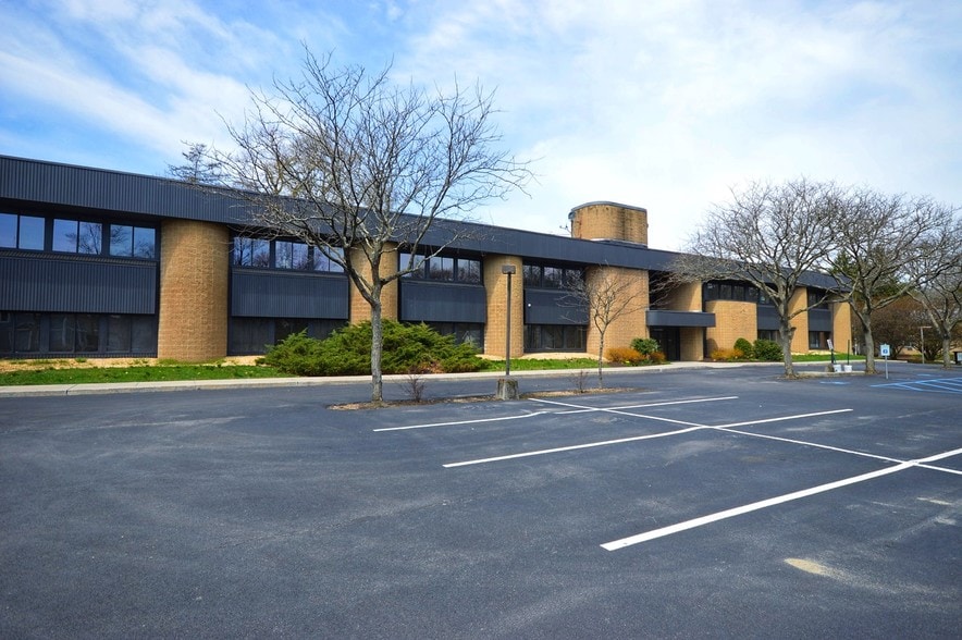 More Photos Of 2678 South Rd, Poughkeepsie Office For Lease