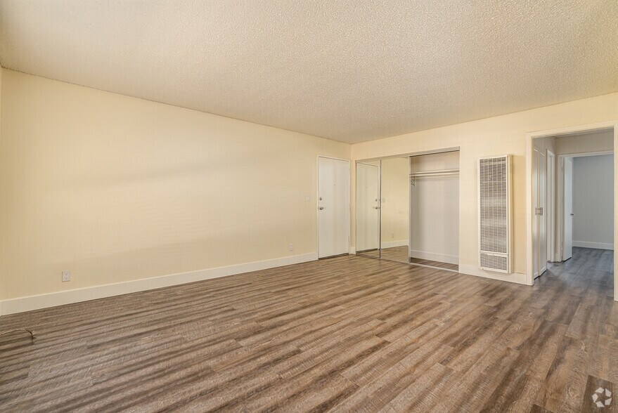 More Photos Of 10560 Haddon Ave, Pacoima Apartments For Sale
