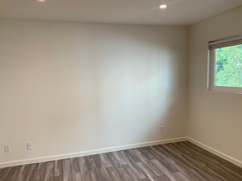 More Photos Of 1015 3rd St, Santa Monica Apartments For Sale