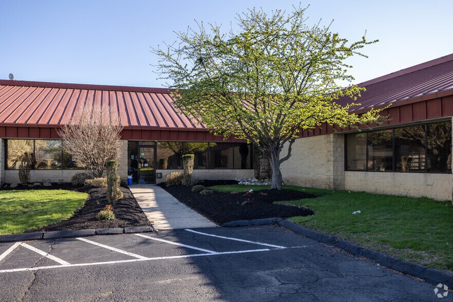 More Photos Of 2800 Black Lake Pl, Philadelphia Warehouse For Lease