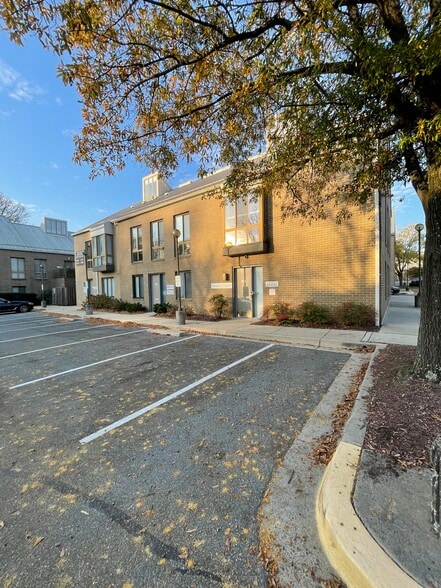 More Photos Of 6177-6183 Executive Blvd, Rockville Office For Sale