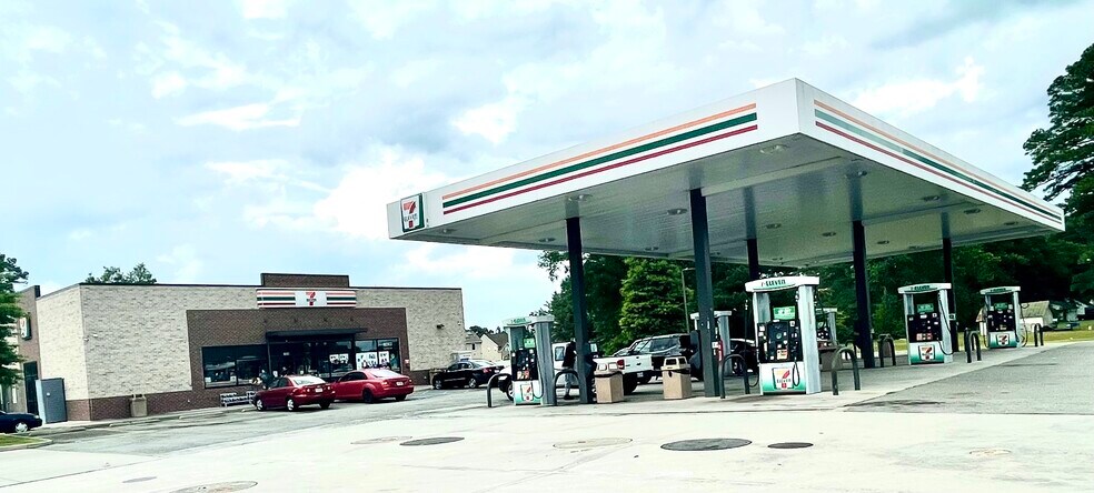 More Photos Of 1928 Holland Rd, Suffolk Convenience Store For Sale