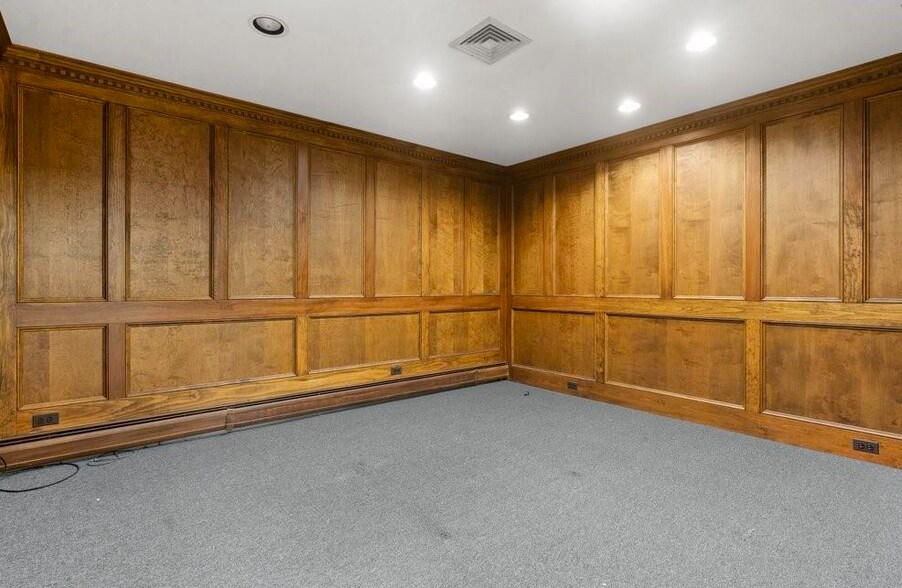 More Photos Of 875 Main St, South Glastonbury Office For Lease