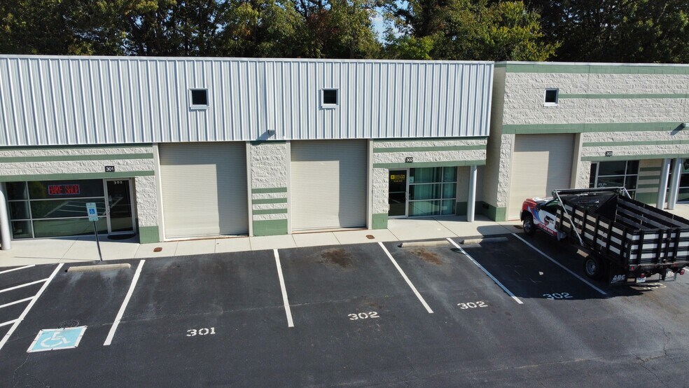 More Photos Of 1612 Centerville Tpke, Virginia Beach Flex For Lease