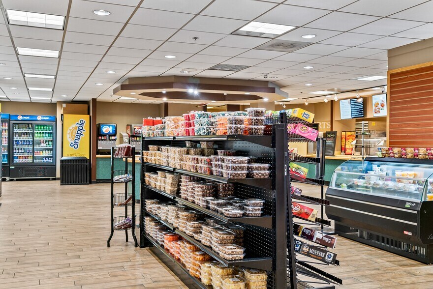 More Photos Of 26913 Northwestern Hwy, Southfield Medical For Lease