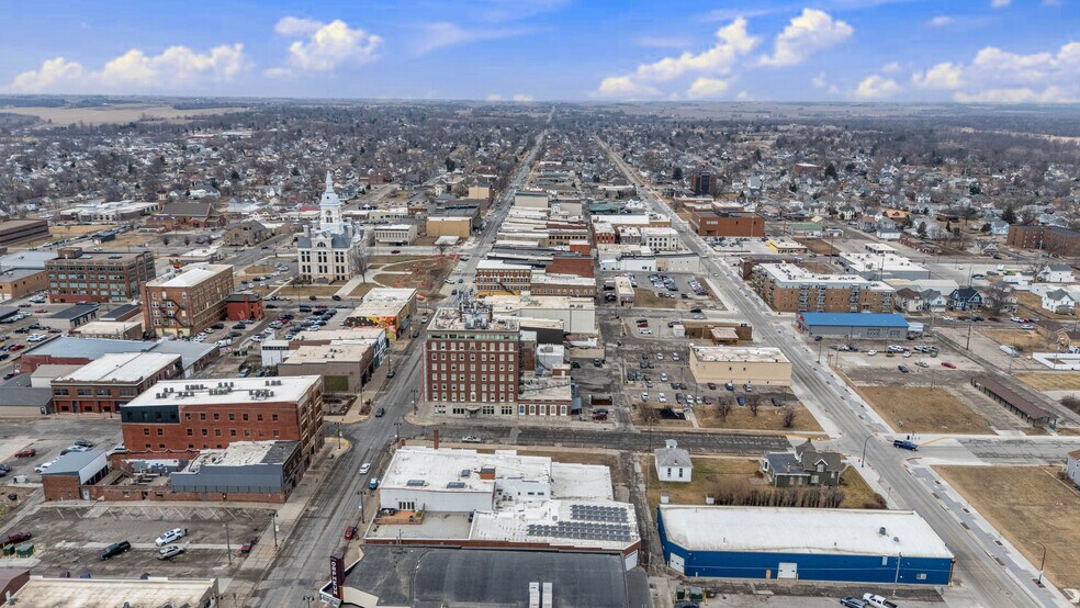 More Photos Of 218 E Main St, Marshalltown Storefront Retail Residential For Sale