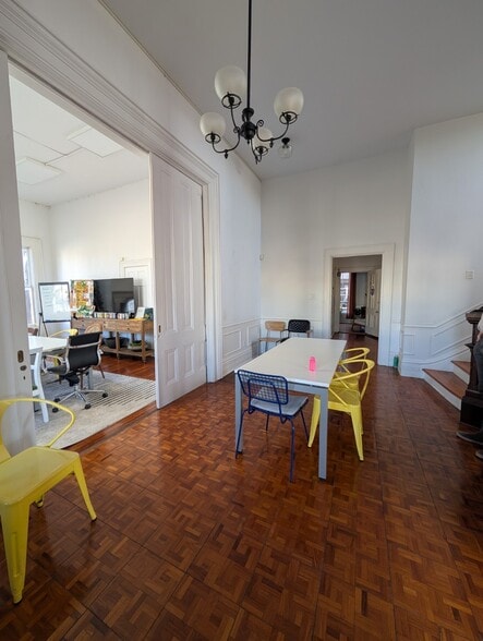 More Photos Of 201 S Izard St, Little Rock Office For Sale