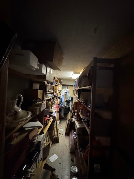 More Photos Of 818 Morton Ave, Bardstown Manufacturing For Sale