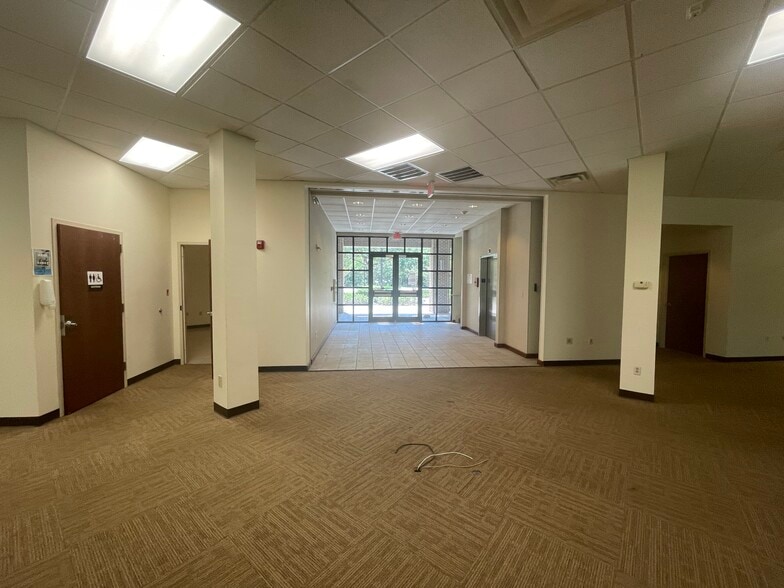 More Photos Of 5 Buck Island Rd, Bluffton Office For Lease