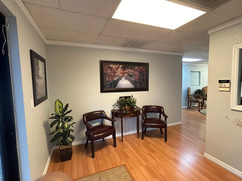 More Photos Of 4707 W Gandy Blvd, Tampa Storefront Retail Office For Lease