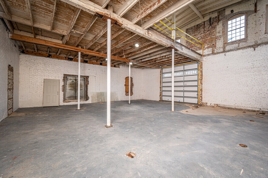 More Photos Of 313 S Government St, Lincolnton Office For Sale