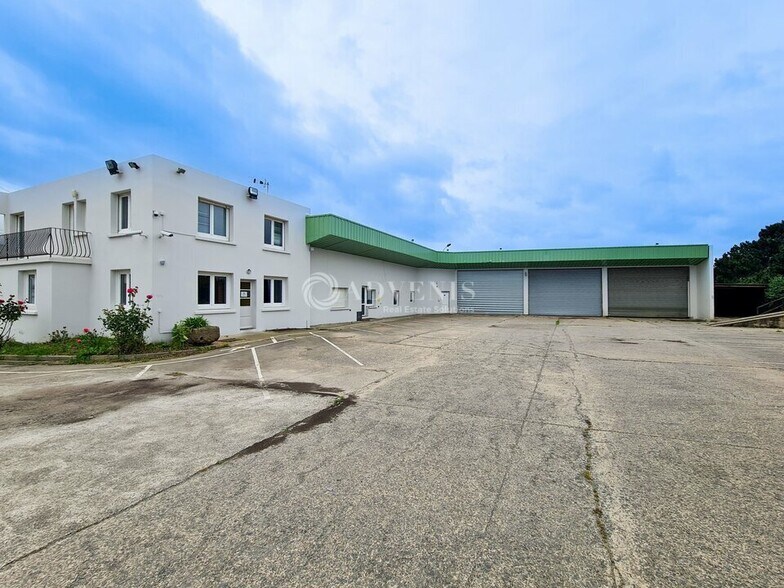 Primary Photo Of , Saint-Brieuc Flex For Sale
