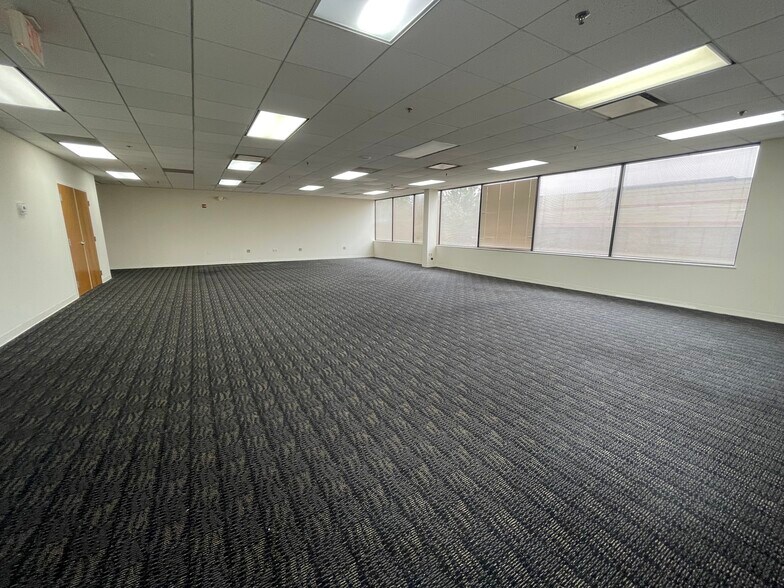 More Photos Of 7000 Infantry Ridge Rd, Manassas Office For Sale