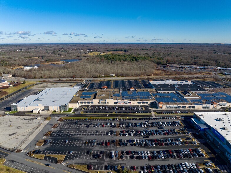 More Photos Of 262 Swansea Mall Dr, Swansea Unknown For Lease