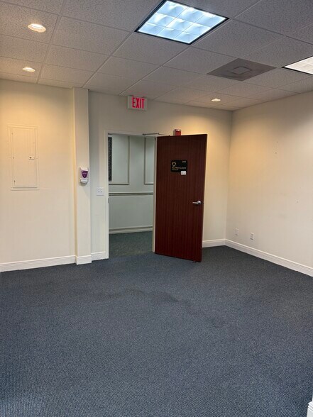 More Photos Of 9696 Bonita Beach Rd, Bonita Springs Office For Lease