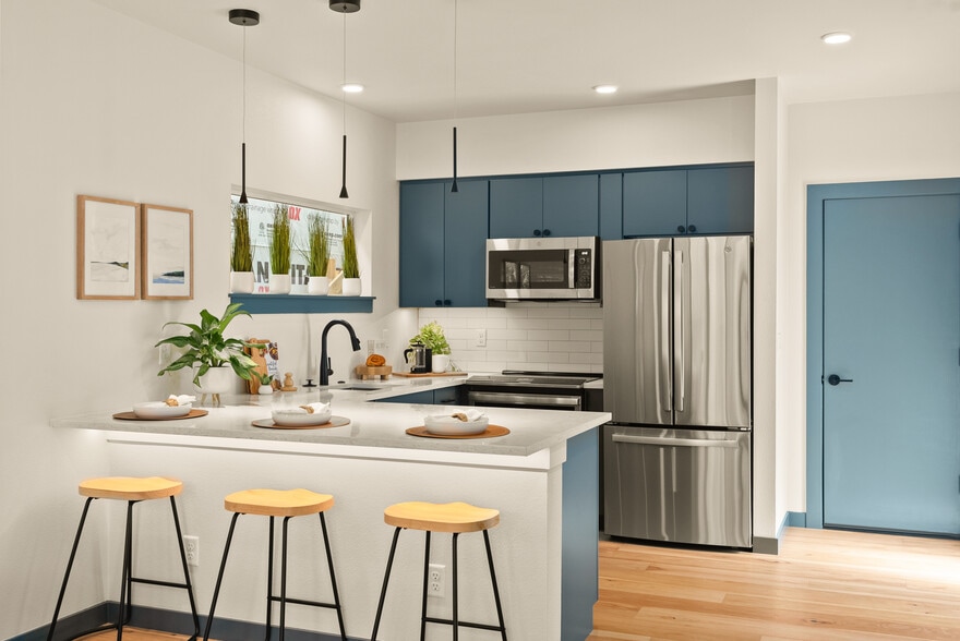 More Photos Of 940 NE Norton Ave, Bend Apartments For Sale