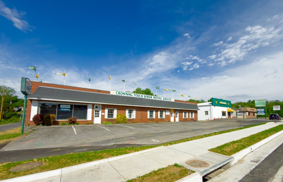 Primary Photo Of 6704 Williamson Rd, Hollins Storefront For Sale