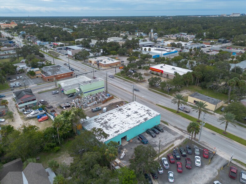 More Photos Of 719 N Ridgewood Ave, Daytona Beach General Retail For Sale