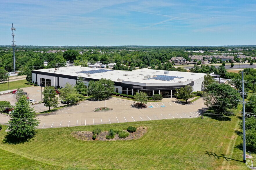 More Photos Of 1300-1308 Rustique Sq, O'Fallon Warehouse For Lease