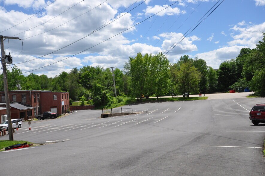 More Photos Of 73 Pickering Rd, Rochester Coworking Space