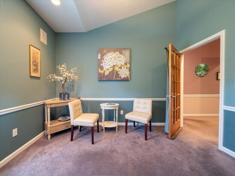 More Photos Of 55 Sullys Trl, Pittsford Office For Lease