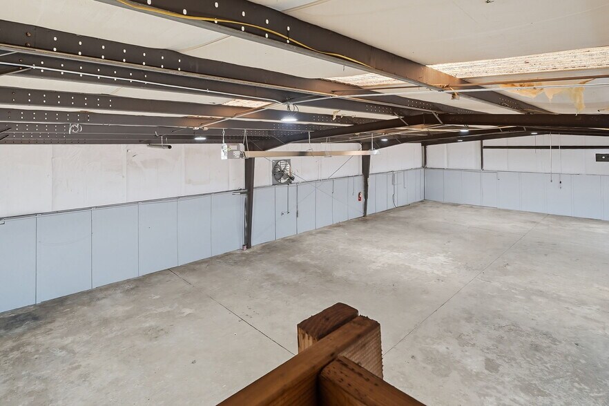 More Photos Of 2025 Marshall Huff Rd, Dallas Warehouse For Sale