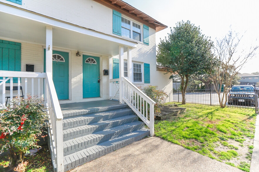 More Photos Of 831 W Ocean View Ave, Norfolk Apartments For Sale