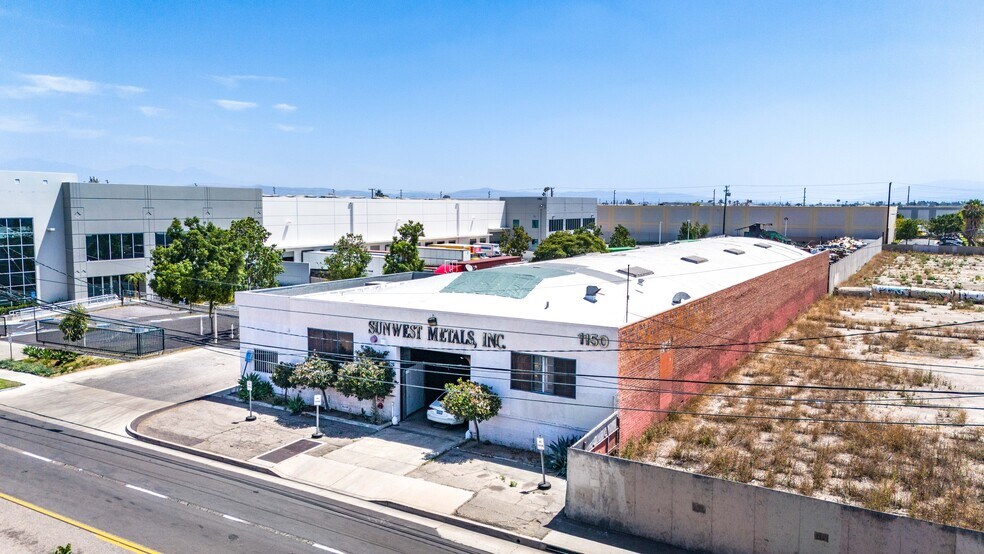 More Photos Of 1150 N Anaheim Blvd, Anaheim Warehouse For Sale