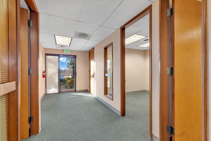More Photos Of 34004 16th Ave S, Federal Way Office For Lease