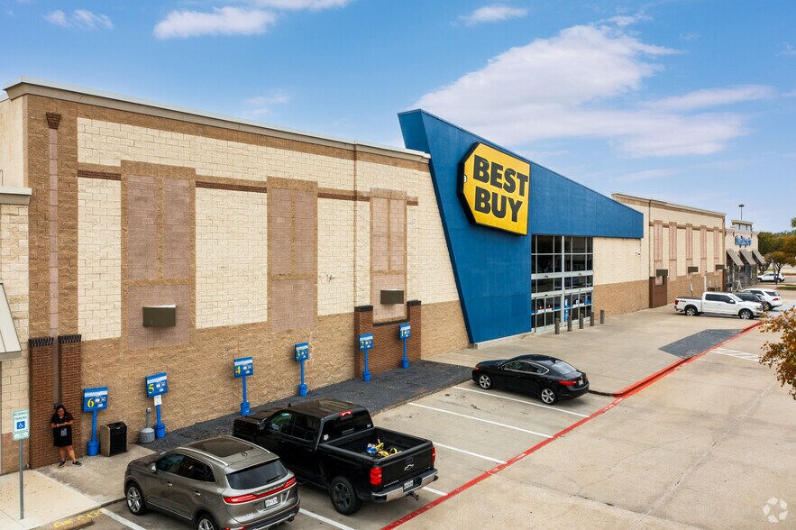 Primary Photo Of 2601 S Stemmons Fwy, Lewisville Unknown For Sale