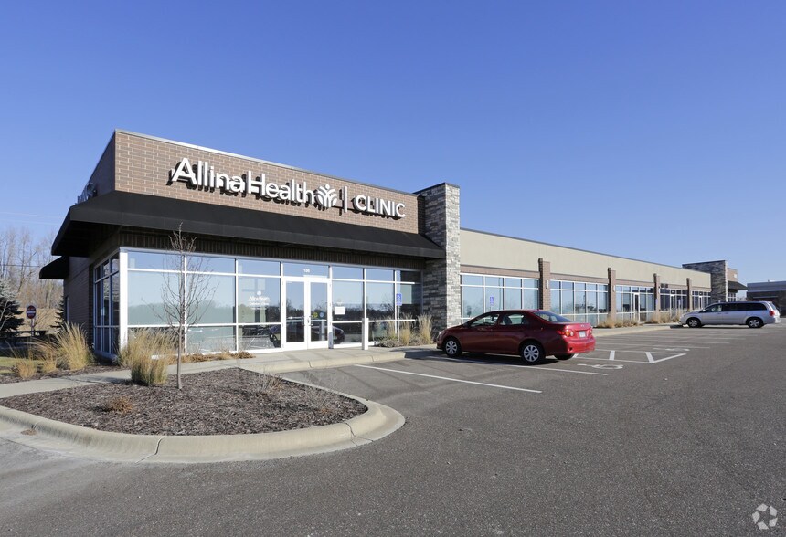 More Photos Of 7400 33rd St N, Oakdale Freestanding For Lease