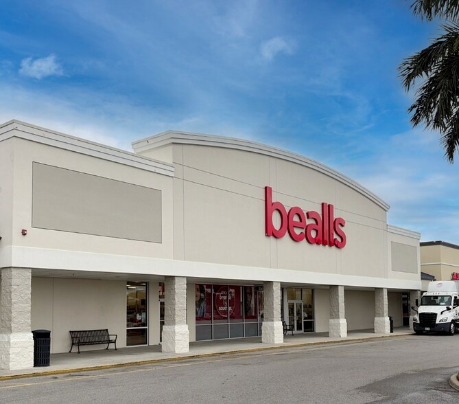 More Photos Of 2000 Kings Hwy, Port Charlotte Unknown For Lease