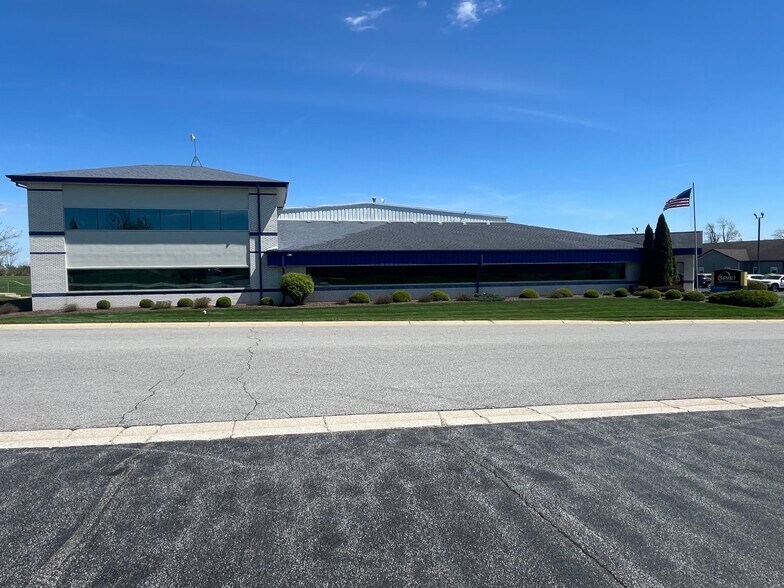 More Photos Of 851 Transport Dr, Valparaiso Flex For Sale