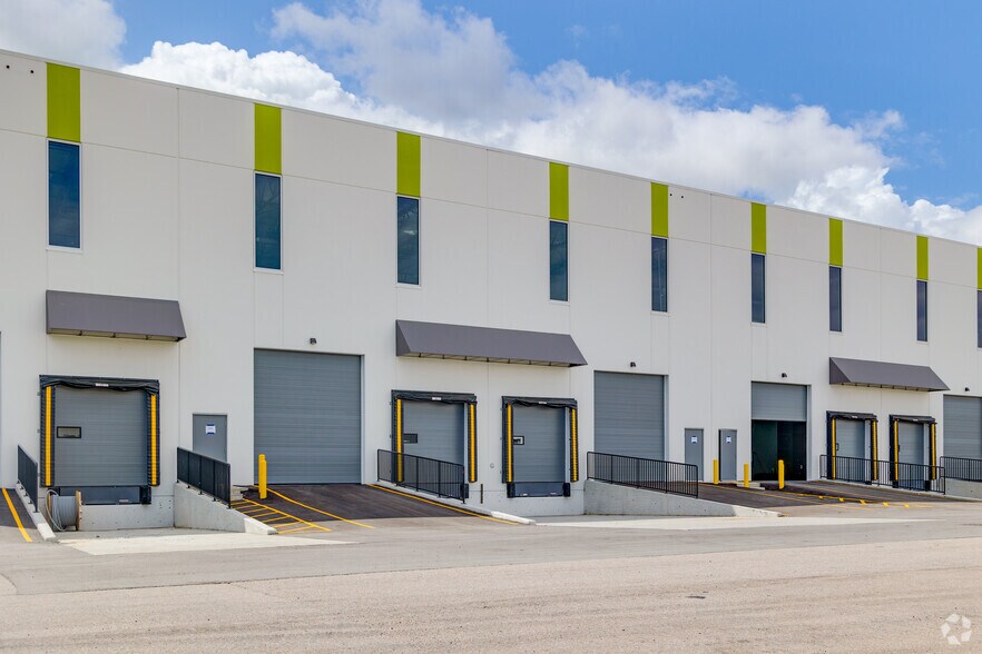 More Photos Of 19265 Airport Way, Pitt Meadows Warehouse For Lease
