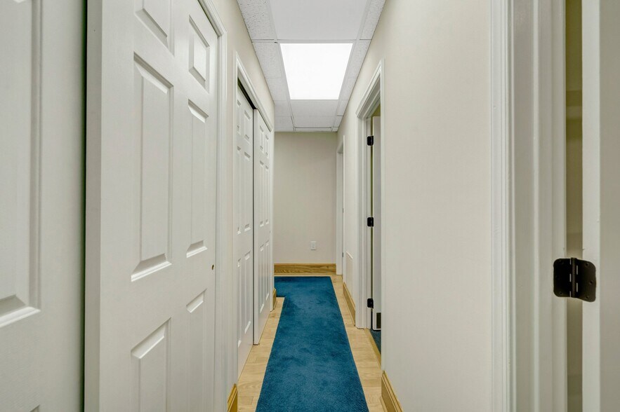 More Photos Of 10525 Braddock Rd, Fairfax Medical For Sale