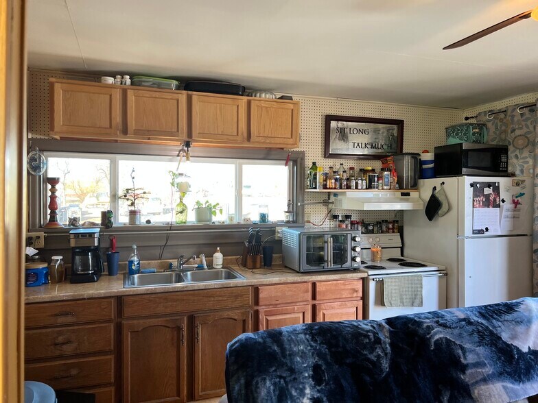 More Photos Of 100 US-14, Dayton Service For Sale