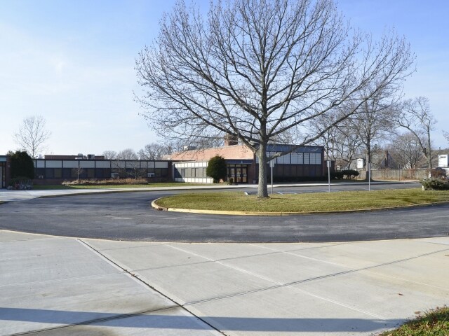 More Photos Of 350 Higbie Ln, West Islip Office For Lease