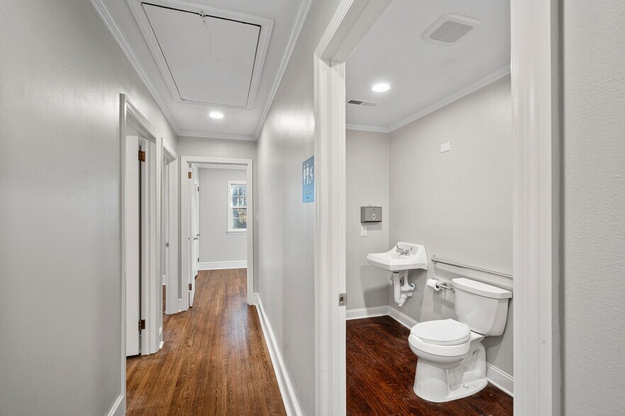 More Photos Of 247 Unionville Indian Trail Rd W, Indian Trail Office Residential For Sale