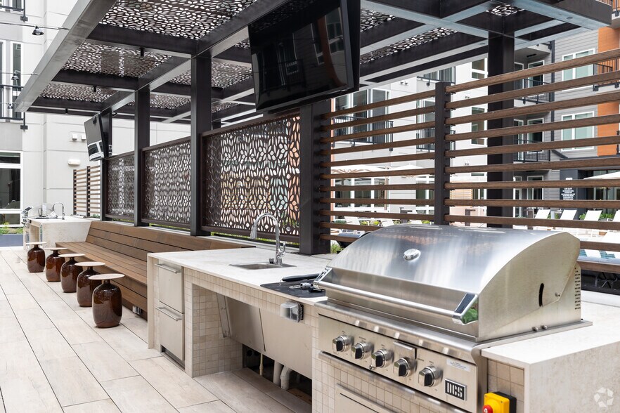 More Photos Of The Shoppes on Central Avenue, Clayton Apartments For Lease