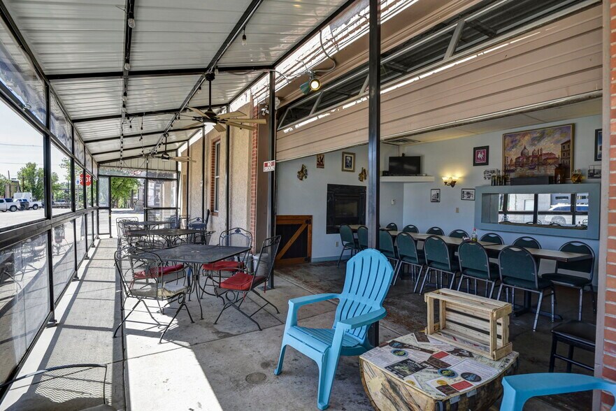More Photos Of 231 Main St, Canon City Restaurant For Lease