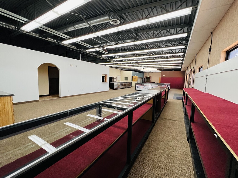 More Photos Of 697 N Denver Ave, Loveland Flex For Sale