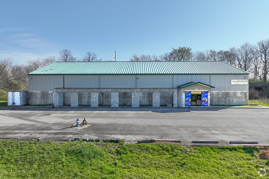 More Photos Of 4050 Georgetown Rd, Lexington Sports And Entertainment For Sale