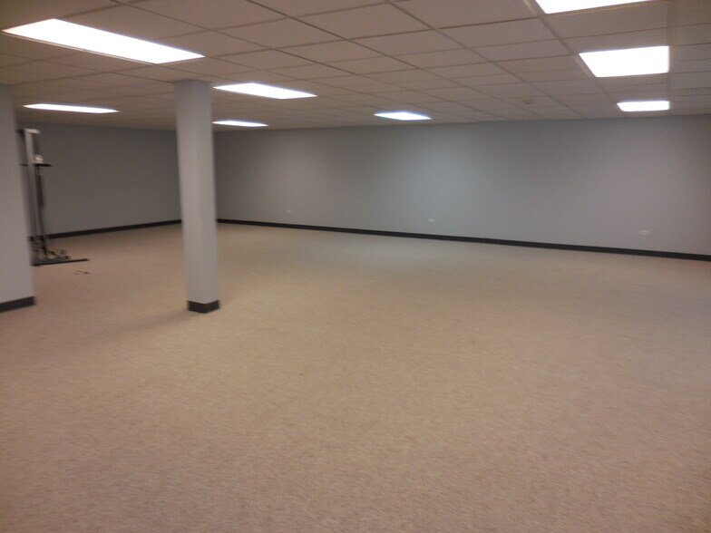 More Photos Of 16610 W 159th St, Lockport Office For Sale