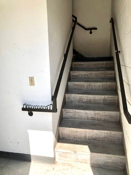 More Photos Of 911 W C St, Wilmington Warehouse For Lease