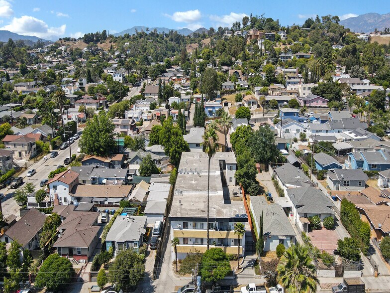 More Photos Of 5623 Meridian St, Los Angeles Apartments For Sale
